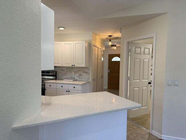 Building Photo - "3-Bedroom North Port Home!"