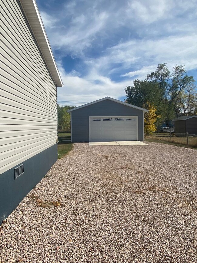 Building Photo - Fabulous Three-Bedroom Home in Rapid Valley