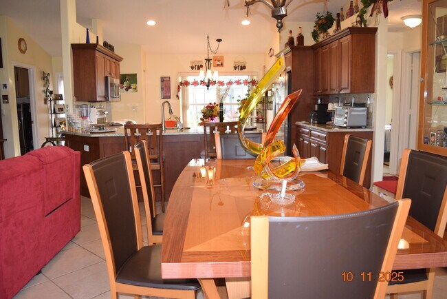 Building Photo - 1657 SW Duclair Ave