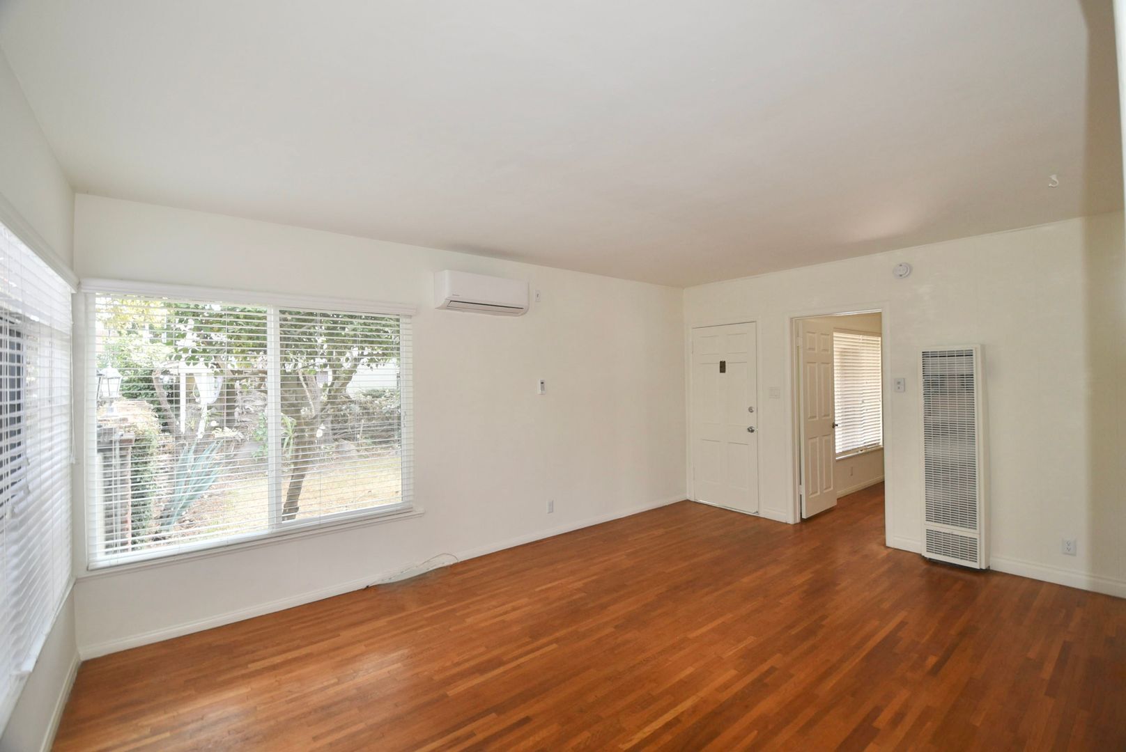 Building Photo - 11444 Riverside Dr