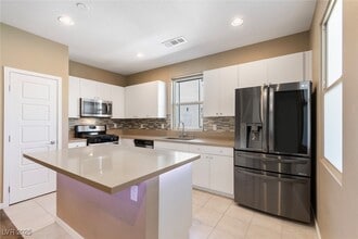 Building Photo - 11257 Rainbow Peak Ave