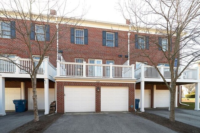 Building Photo - 2 Bedroom Townhome in Sycamore Springs