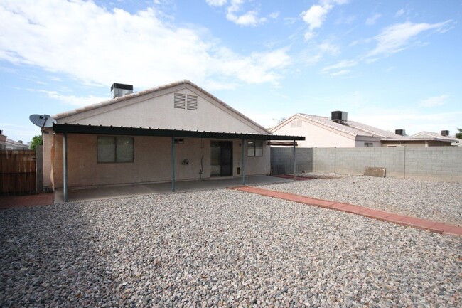 Building Photo - Now Available! Phoenix Rental Home Ready