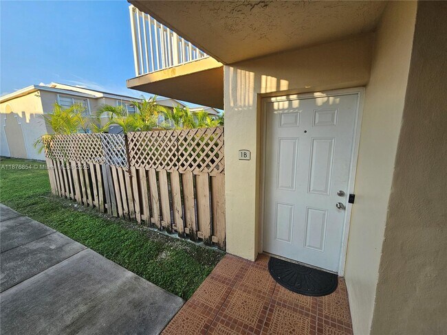 Building Photo - 4550 NW 79th Ave