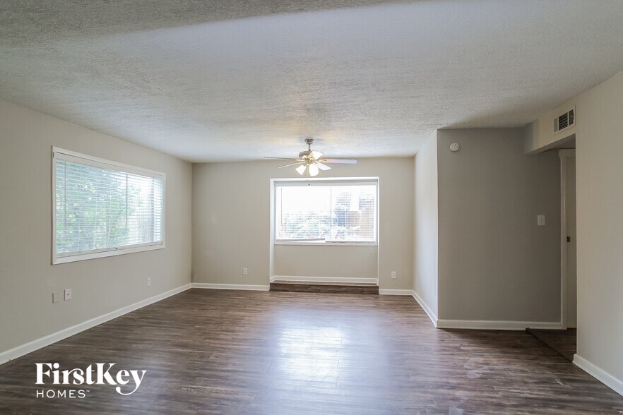 Building Photo - 17803 S Cypress Villas Dr