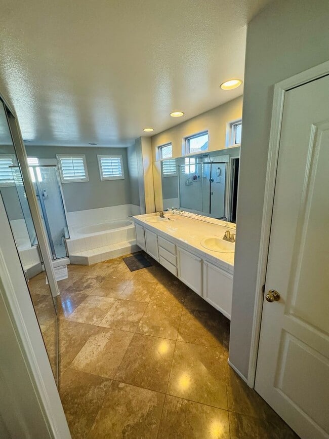 Building Photo - Two Story Brea Home in Desirable Neighborhood