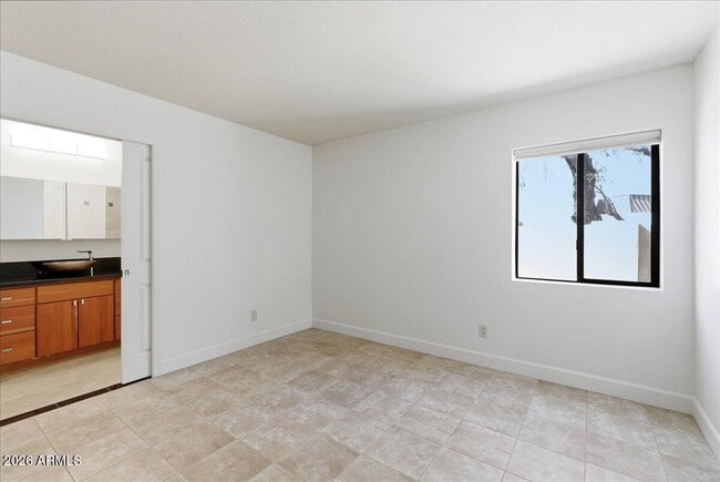 Building Photo - 5309 N 24th Pl