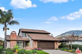 Building Photo - 6497 Country Club Dr