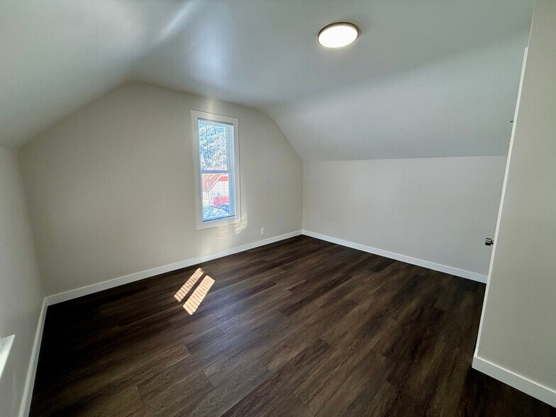 Building Photo - 427 Jefferson St