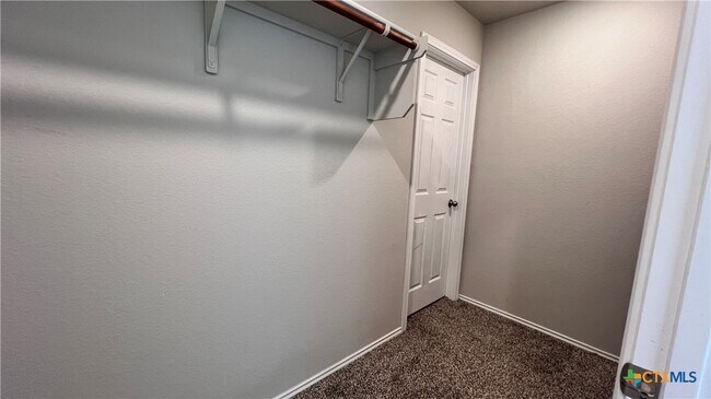Building Photo - 2426 Elba Dr