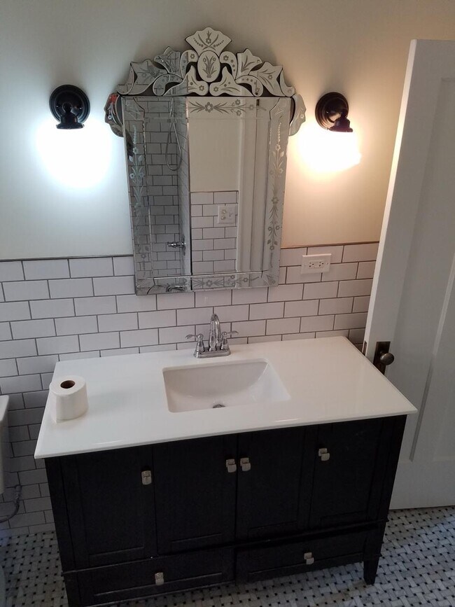 Building Photo - 5650 W 63rd Pl