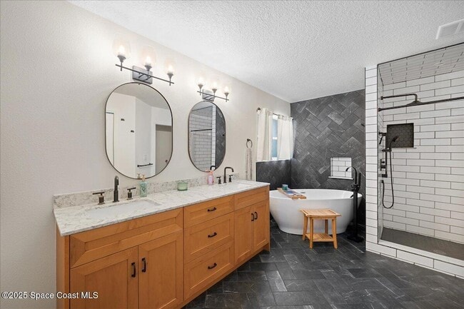 Building Photo - 1235 Pemberton Trail