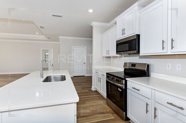 Building Photo - Brand-New 5BR Fairhope Home on Corner Lot with Garage