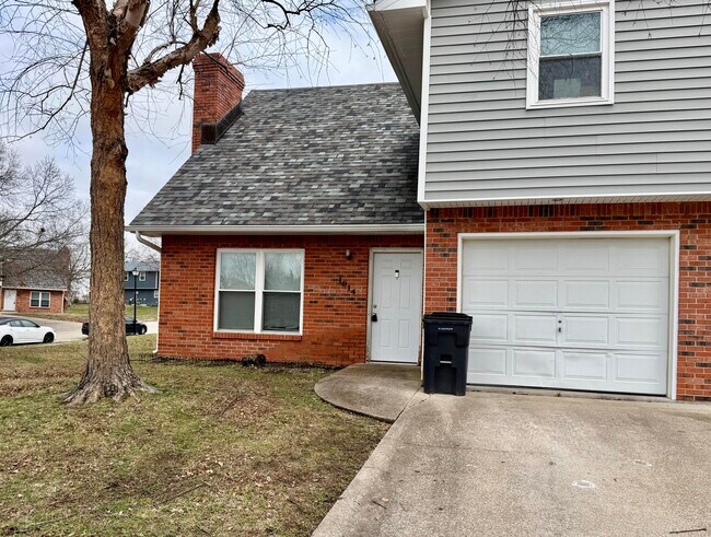 Building Photo - 1914 Mirtle Grove Ct