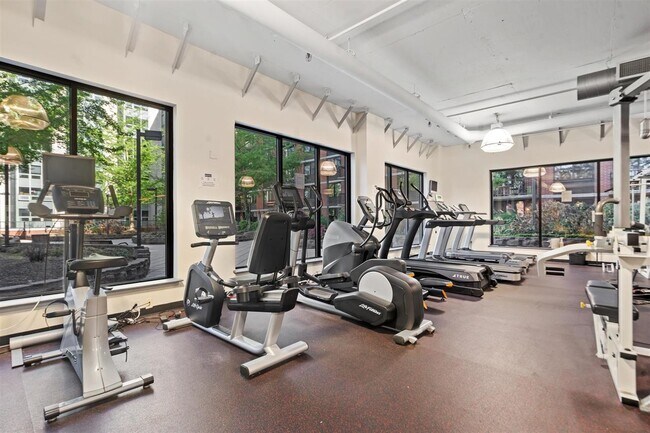 Building Photo - 700 Grove St