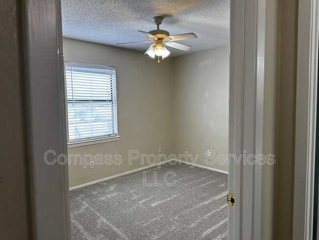 Building Photo - 1214 Baylor Ave