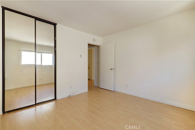 Building Photo - 972 Larrabee St