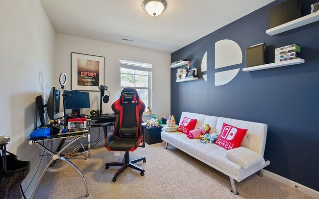 Building Photo - Stylish and Spacious 3bd/2.5ba Townhome w/ Garage in SE Durham!