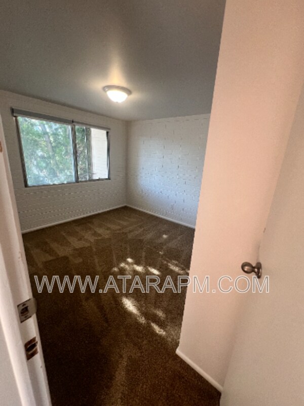 Building Photo - 461 Locust St