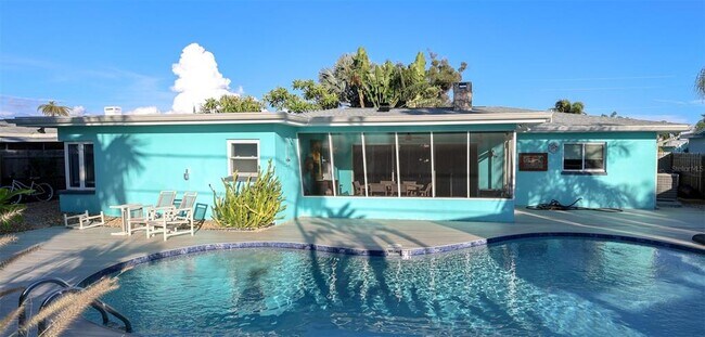 Building Photo - 10136 Paradise Blvd