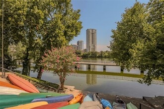 Building Photo - 500 E Riverside Dr