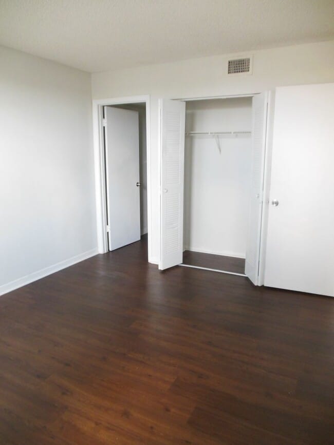 Building Photo - TWO BEDROOM TWO BATHROOM!!  WATERFRONT COMMUNITY