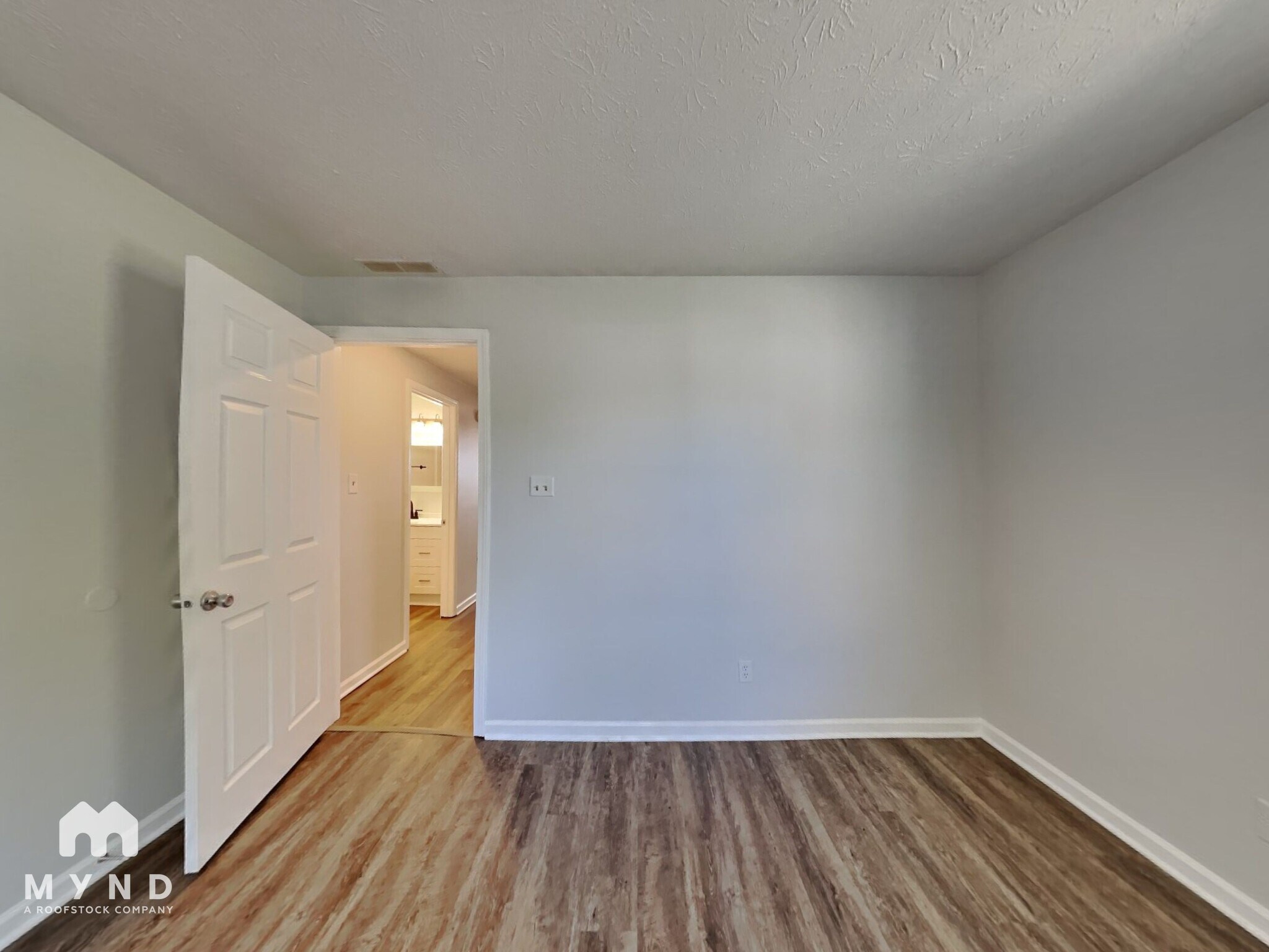 Building Photo - 808 W Smith Valley Rd