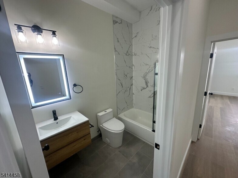 Building Photo - 14 Nelson Pl