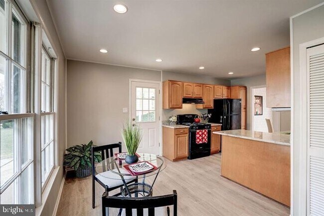 Building Photo - 1700 Pebble Beach Dr