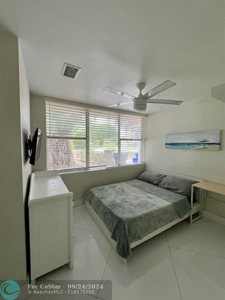 Building Photo - 327 Lancaster St