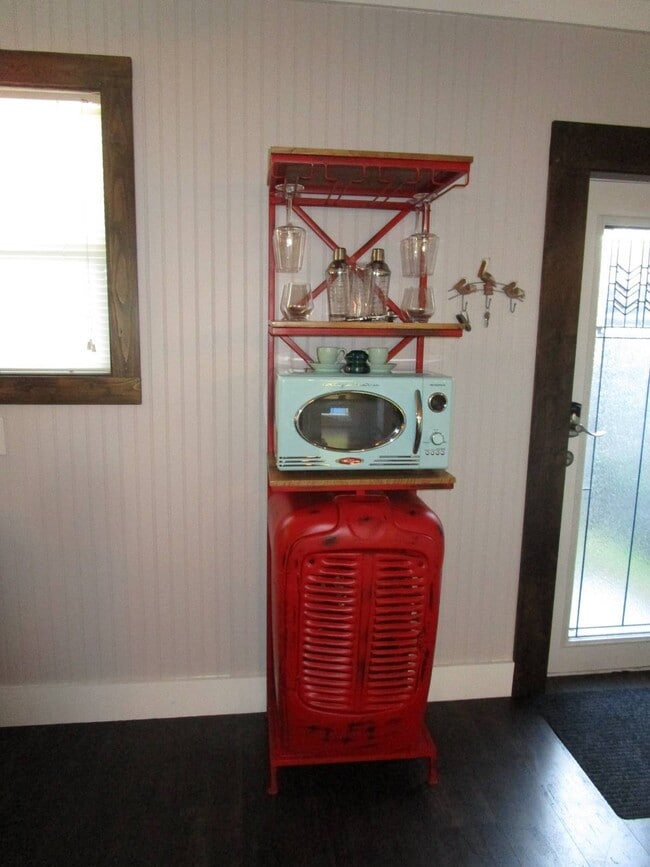 Building Photo - 362 Sunshine Ave