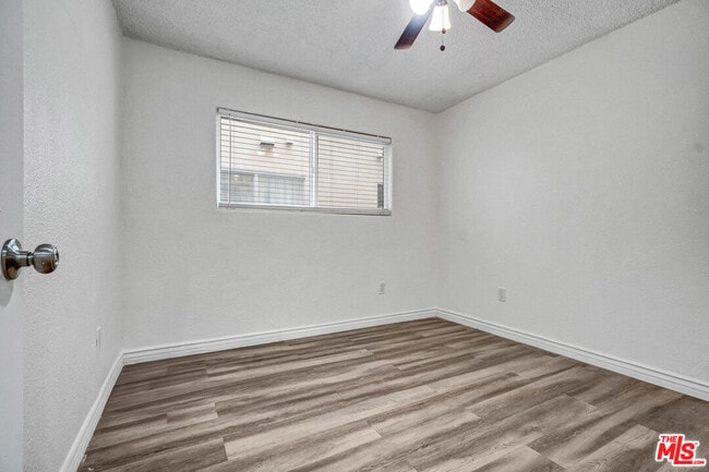 Building Photo - 3265 Santa Fe Ave