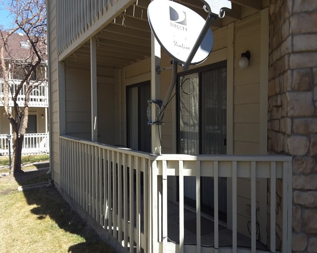 Building Photo - Charming 2BR/2BA Condo Near Lowry - AVAIL NOW!
