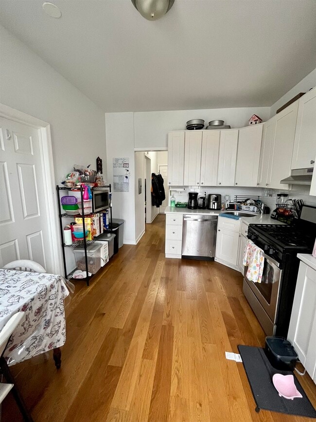 Building Photo - 414 41st St