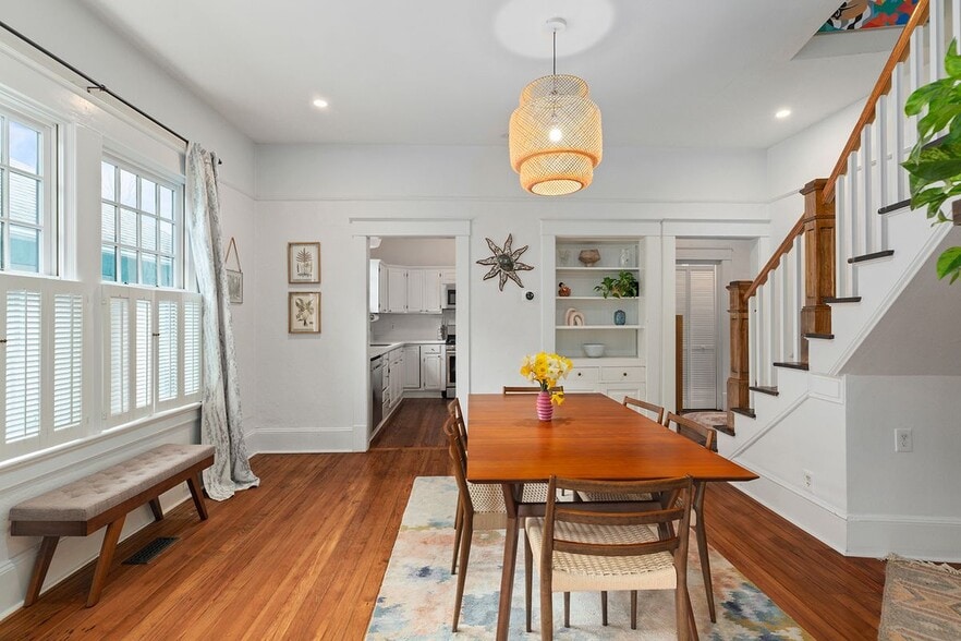 Building Photo - 309 Ferguson St NE