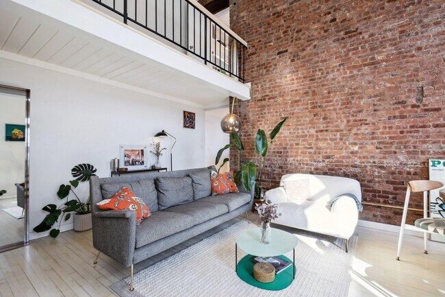 Building Photo - 464 Central Ave