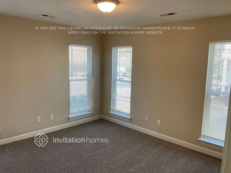 Building Photo - 1807 Chantilly Ln