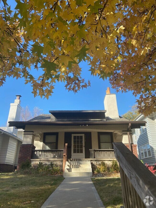 Building Photo - Bright, Spacious Craftsman with Front Porc...