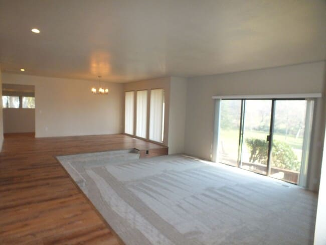 Building Photo - Cameron Park 2/2.5 2500 sf home on the golf course - Fully remodeled!