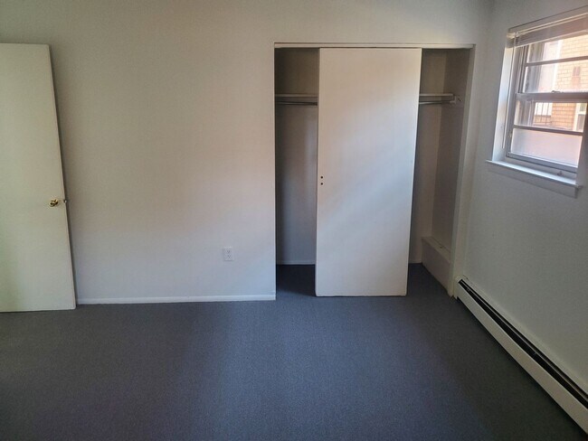 Building Photo - 1143 E Sydney St