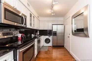 Building Photo - 6770 Indian Creek Dr