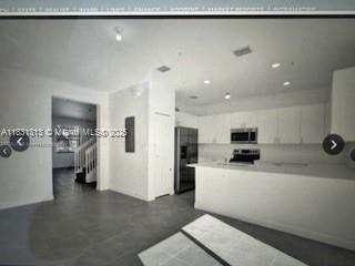Building Photo - 9931 SW 231st Ln