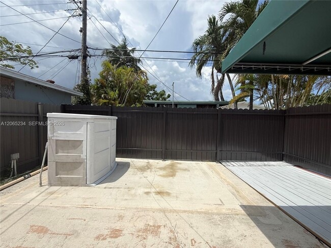 Building Photo - 8805 SW 43rd Terrace