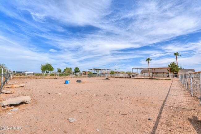 Building Photo - 10692 E American Pride Dr