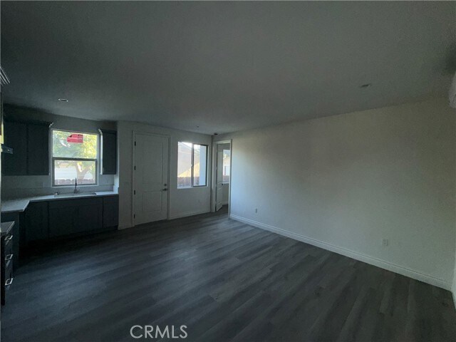 Building Photo - 317 N Shamrock Ave