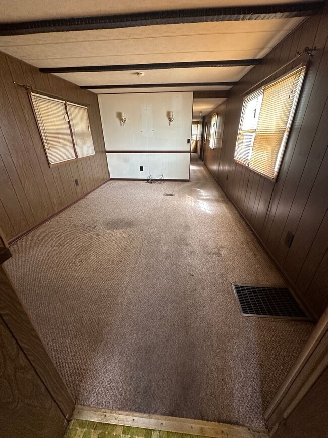 Building Photo - 2 Bedroom 1 Bathroom Mobile Home - Carlisle, PA!