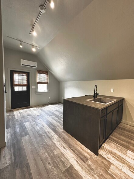 Building Photo - 1413 Wabash Ave