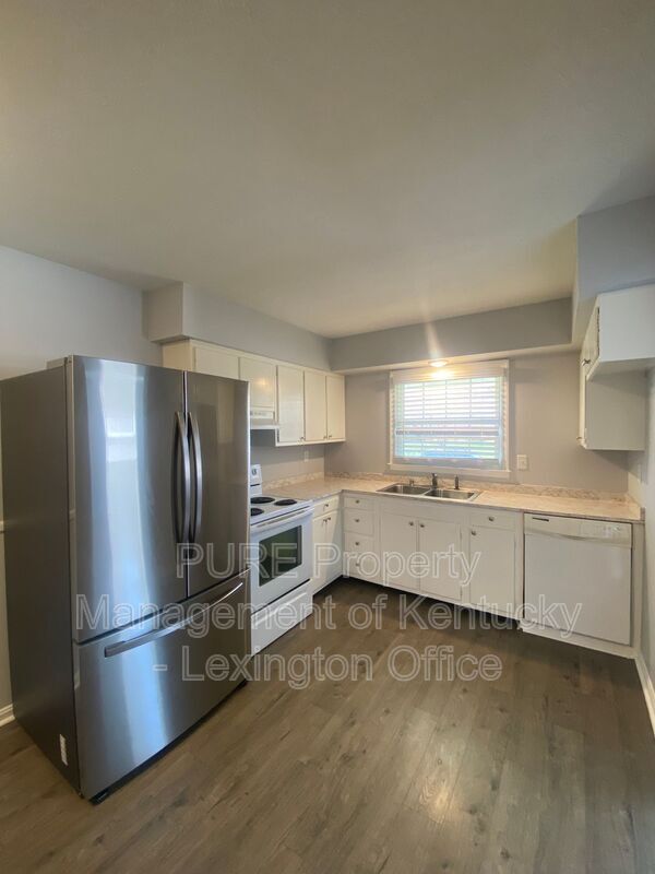 Building Photo - 2268 Winterberry Dr