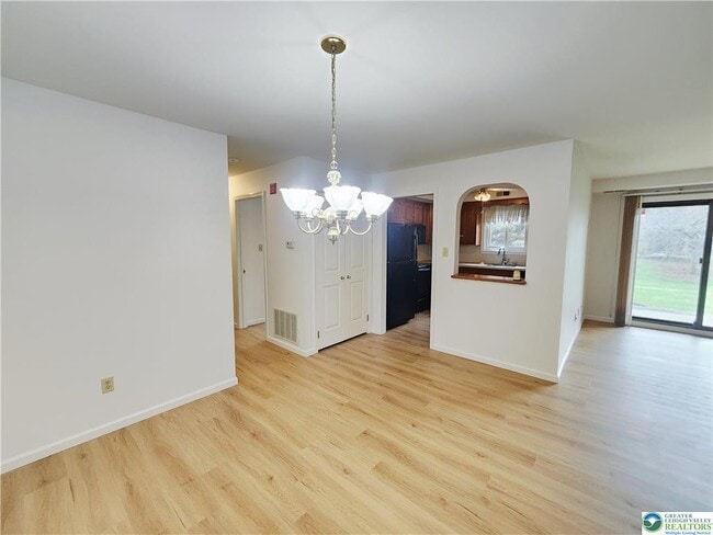 Building Photo - 4501 N Hedgerow Dr