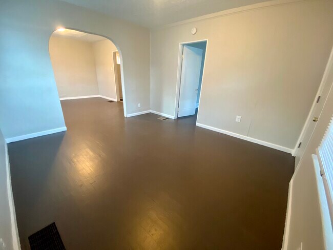 Building Photo - 1601 Minion Ave